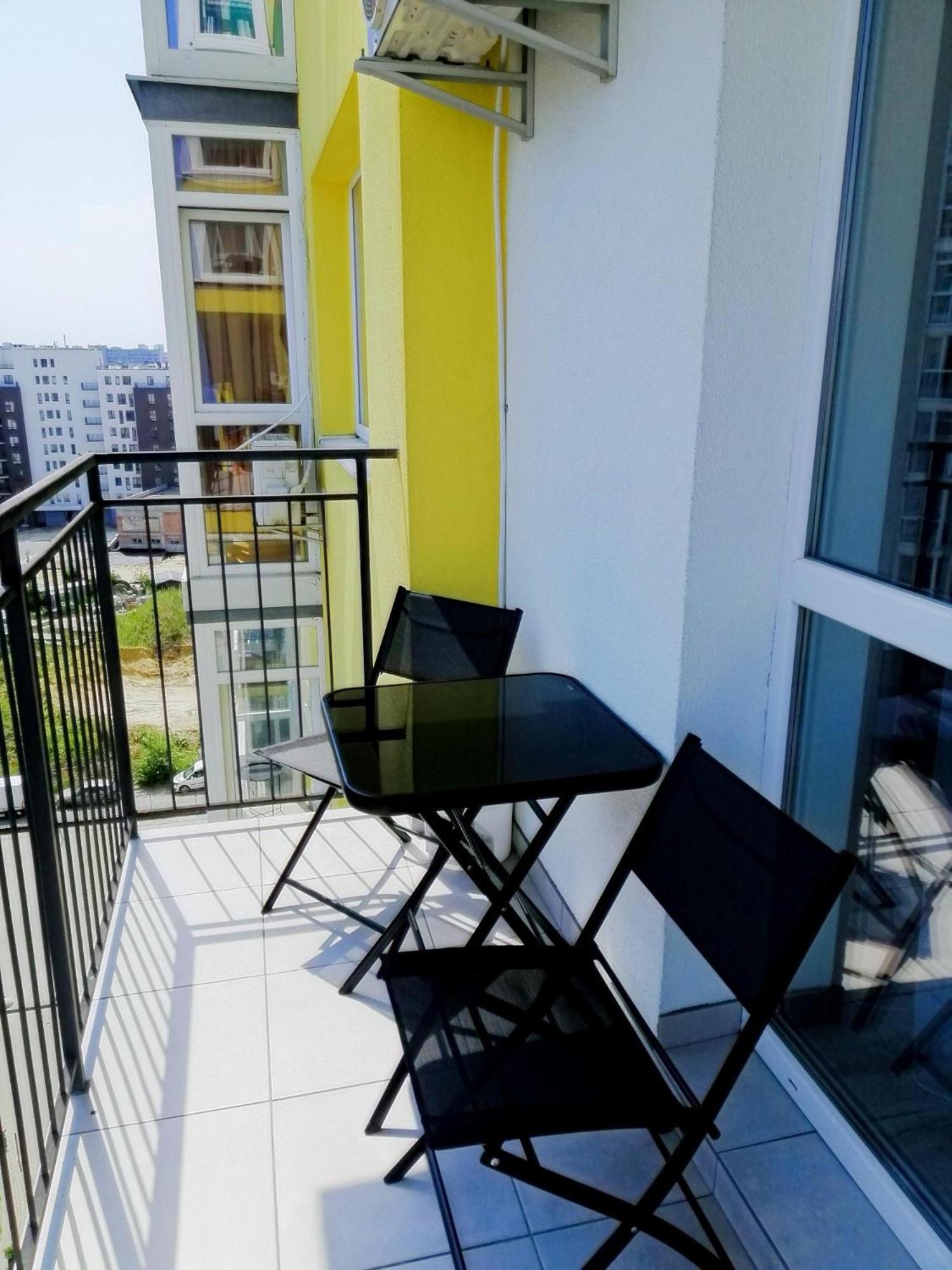 Арт-Де-Львів Apartment Exterior photo